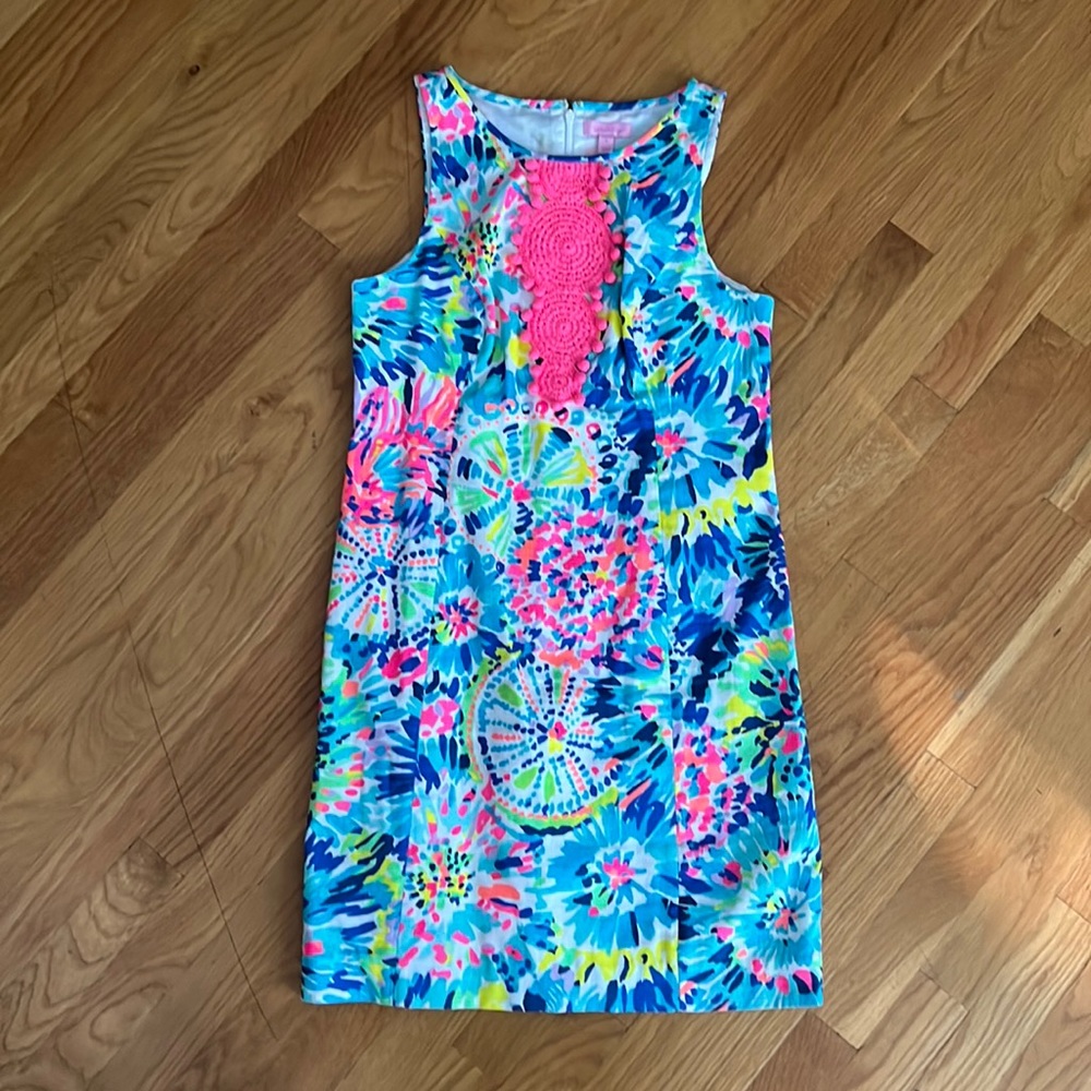 Beautiful vibrant Lilly shift dress. Never worn. Perfect for a summer event.